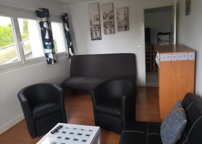 Logement Neuf En Face De La Foret. Acces Cour.